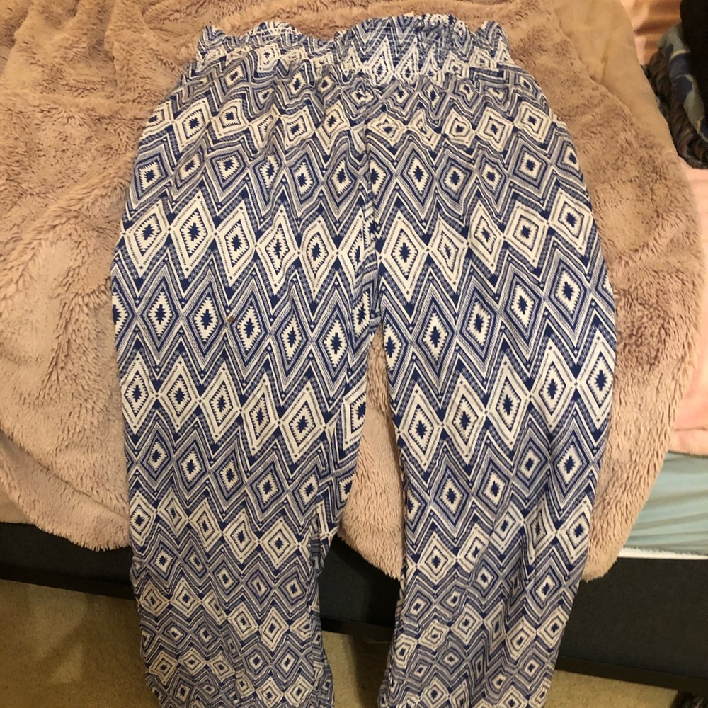 Printed flowy pants
